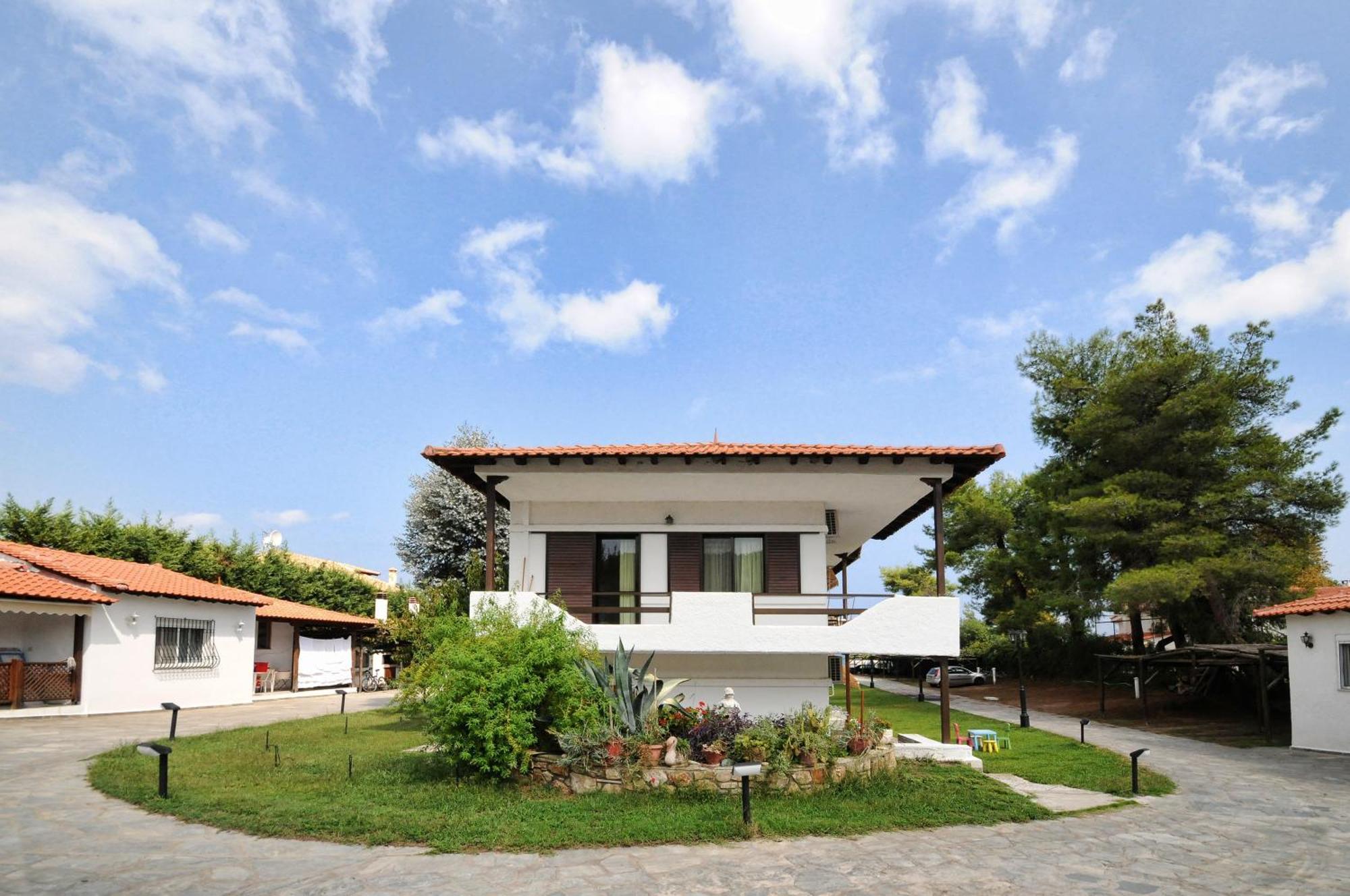 Haus Platanos Apartments & Bungalows By The Sea Vourvourou Extérieur photo