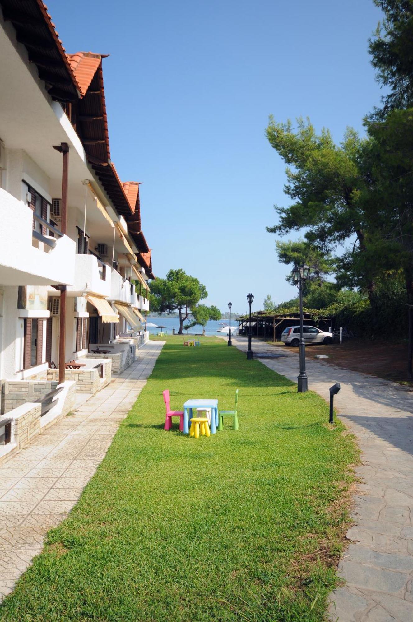 Haus Platanos Apartments & Bungalows By The Sea Vourvourou Extérieur photo